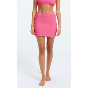 NWOT Good American always fits mini skirt in bright pink size 3/4